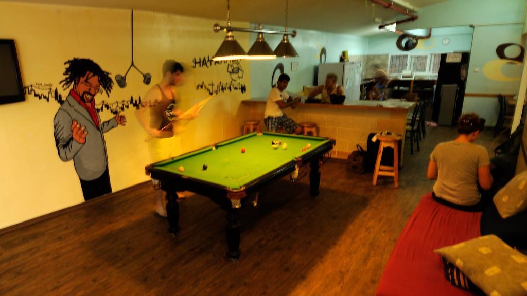 Hayarkon Hostel Tel Aviv Buitenkant foto