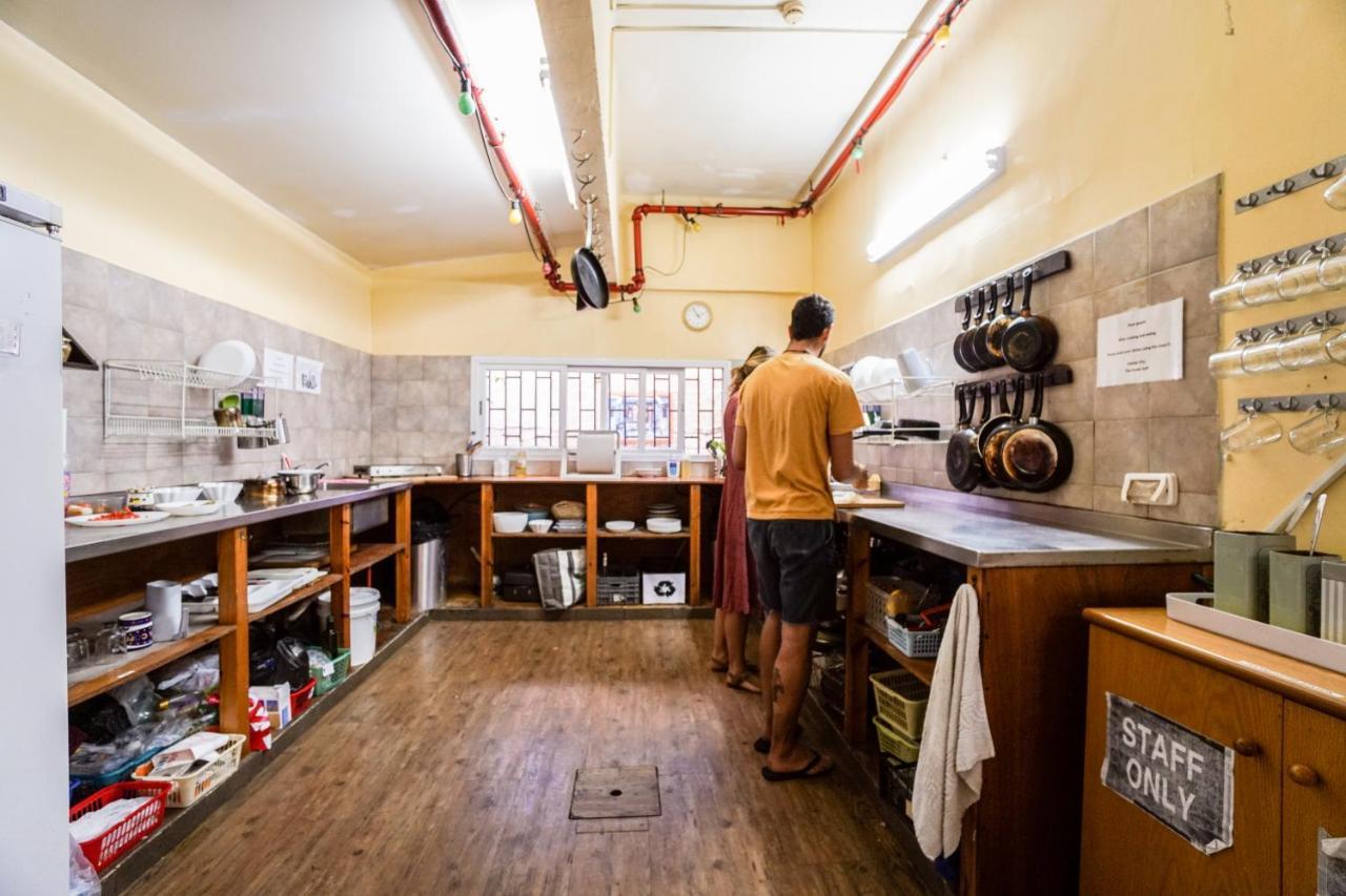 Hayarkon Hostel Tel Aviv Buitenkant foto
